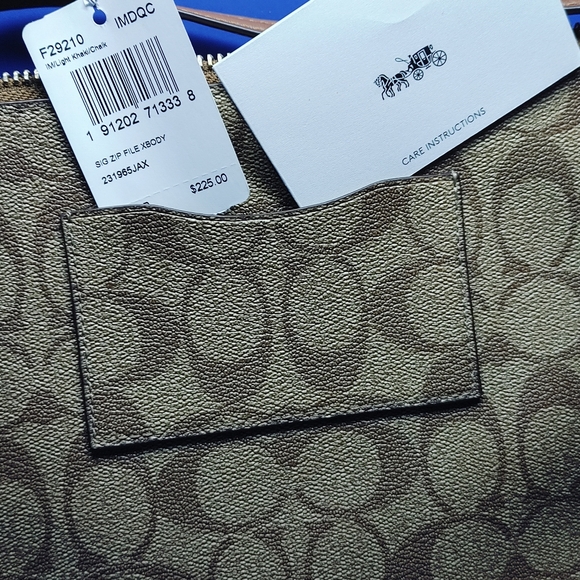 NEW COACH PURSE WITH WALLET - Picture 13 of 14
